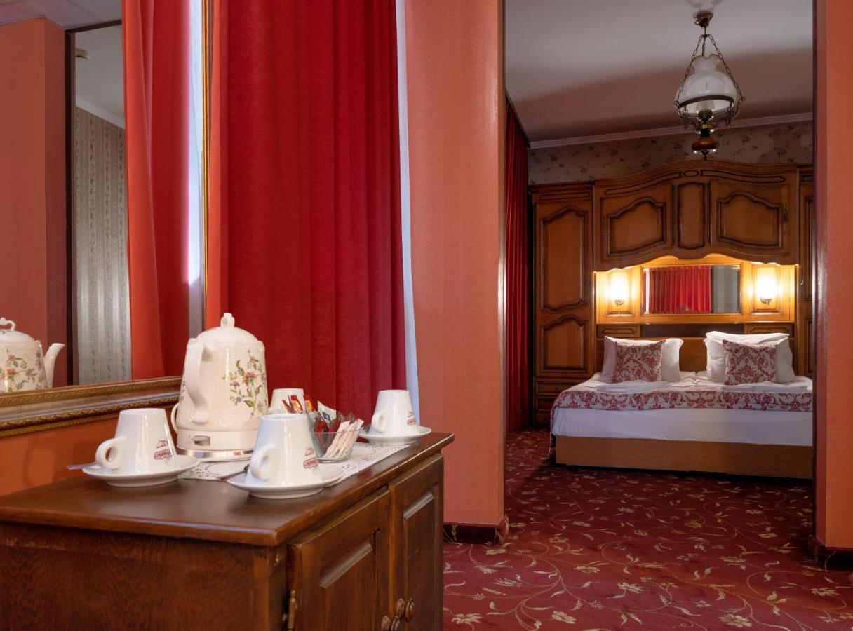 Real Hotel Veliko Tărnovo Esterno foto